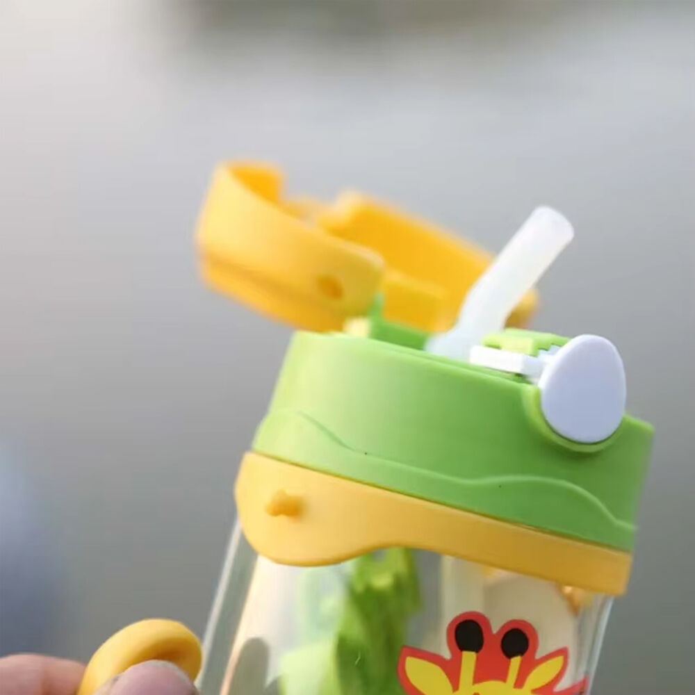 Botella Con Bombilla Para Agua Antiderrame Con Correa Ni&ntilde;os image number 2.0