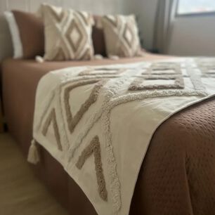 Set Piecera Boho Geom&eacute;trica Sahara + 2 Fundas De Coj&iacute;n