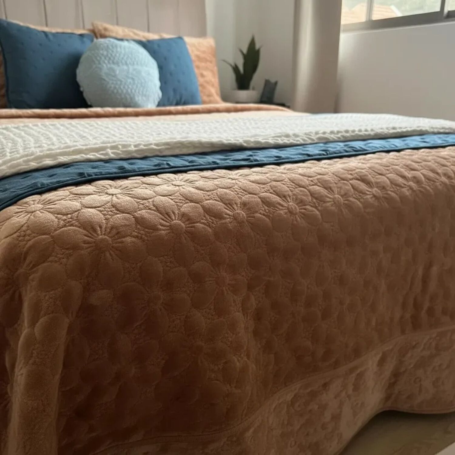 Set Renovaci&oacute;n Dormitorio Camel 7 Piezas | Estilo Elegante & Acogedor King image number 2.0
