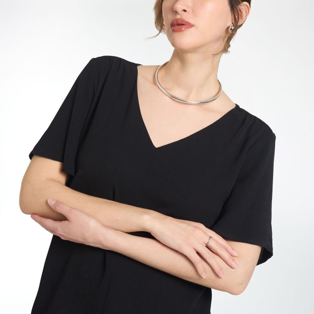 Blusa Lisa Manga Corta Con Aplicaci&oacute;n Recogido En Hombros Cuello V Mujer Lesage image number 4.0