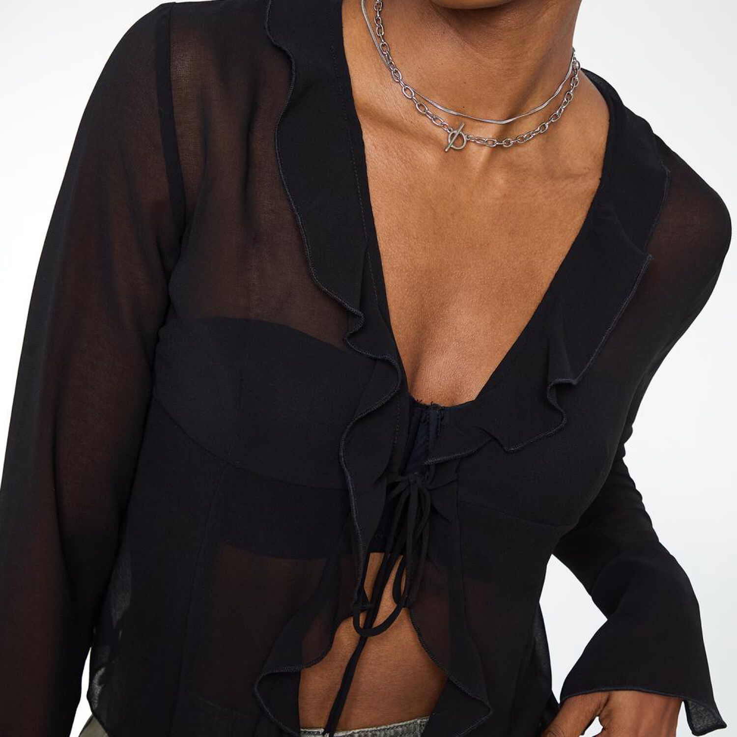 Blusa Con Lazo Manga Larga Cuello V Mujer Rolly Go image number 4.0