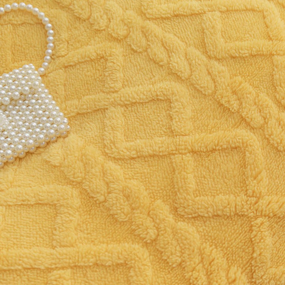 Frazada Polar Con Chiporro Medida 200x230cm 2 Plazas Color Amarillo image number 1.0