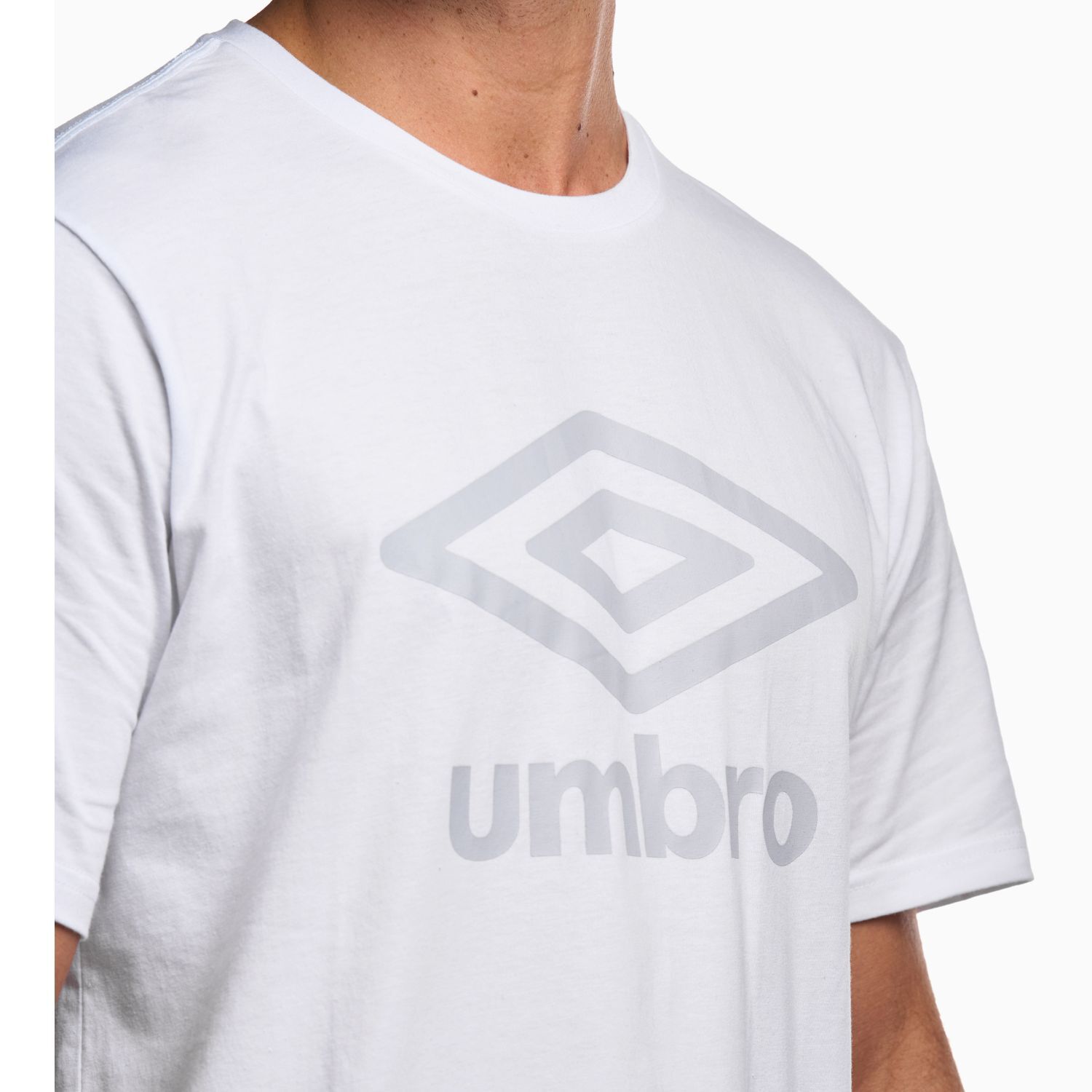 Polera Deportiva T-shirt Big Logo Umbro image number 3.0