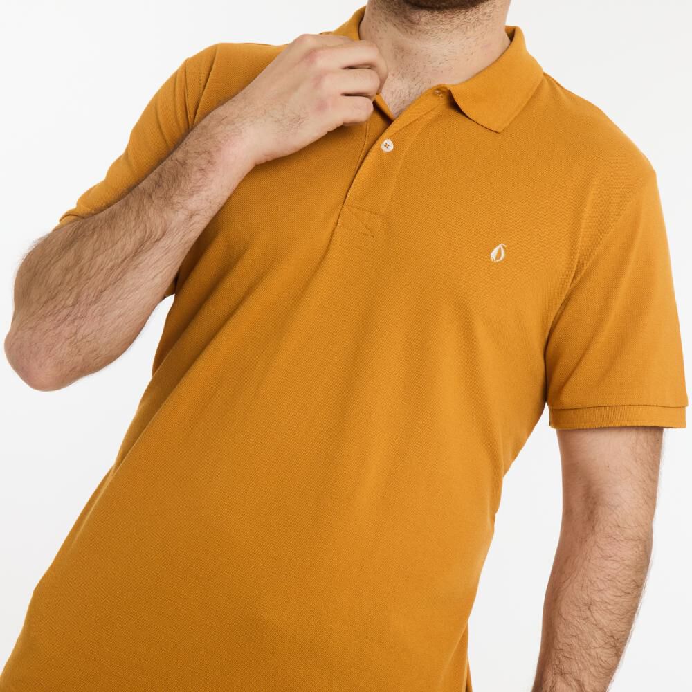 Polera B&aacute;sica Lisa Regular Manga Corta Cuello Piqu&eacute; Hombre Herald image number 4.0