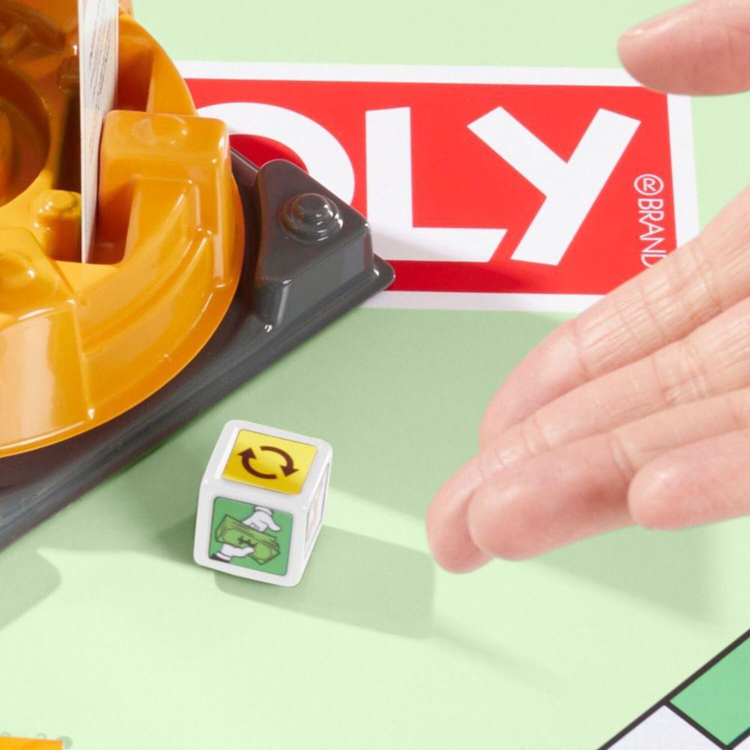 Juego De Mesa Monopoly Expansi&oacute;n Todo A La Venta image number 3.0