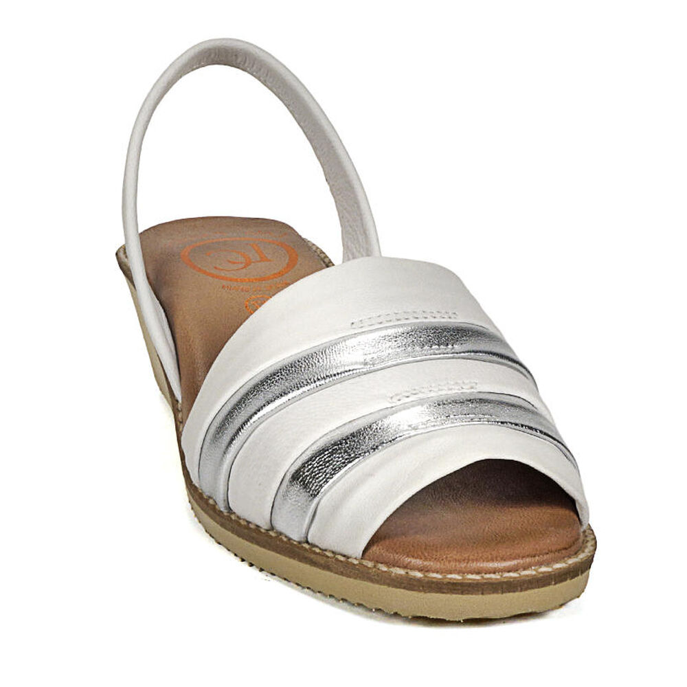 Sandalia Cuero Charmiane Blanco Plata image number 3.0