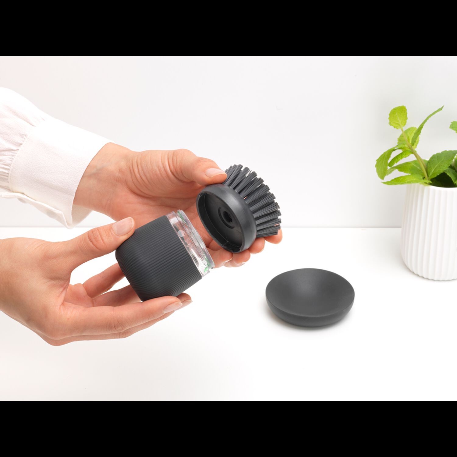 Cepillo Para Platos Con Dispensador Dark Grey image number 3.0