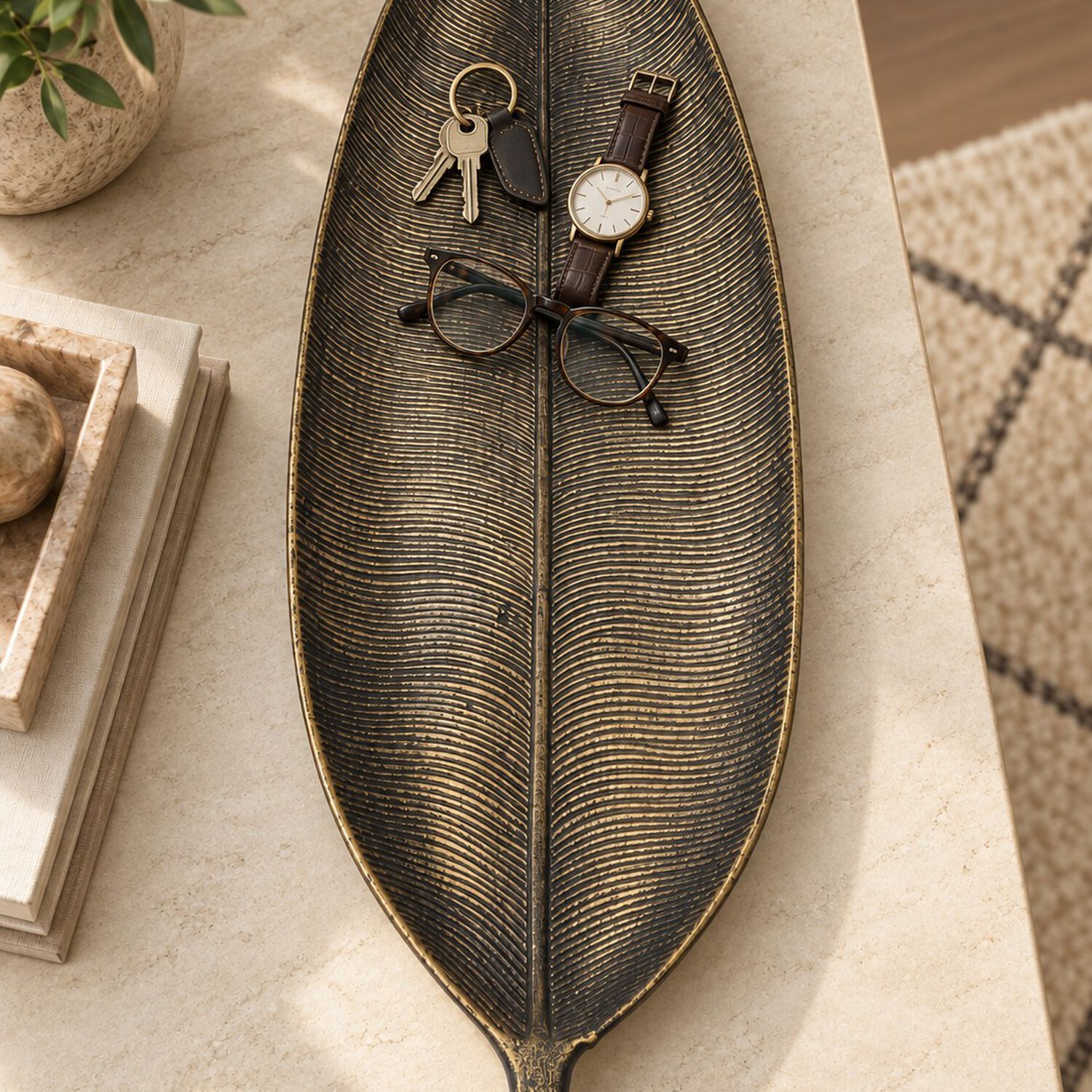 Bandeja Decorativa Forma De Hoja Estilo Moderno Organico 59 Cm Color Negro Dorado image number 5.0