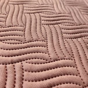 Piecera Plush Para Cama De 2 Plazas O King 70cm X 210cm Mas 2 Fundas Color Rosado