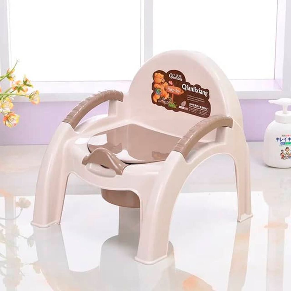 Silla P&eacute;lela De Pl&aacute;stico Port&aacute;til Con Espaldar Para Beb&eacute; image number 1.0