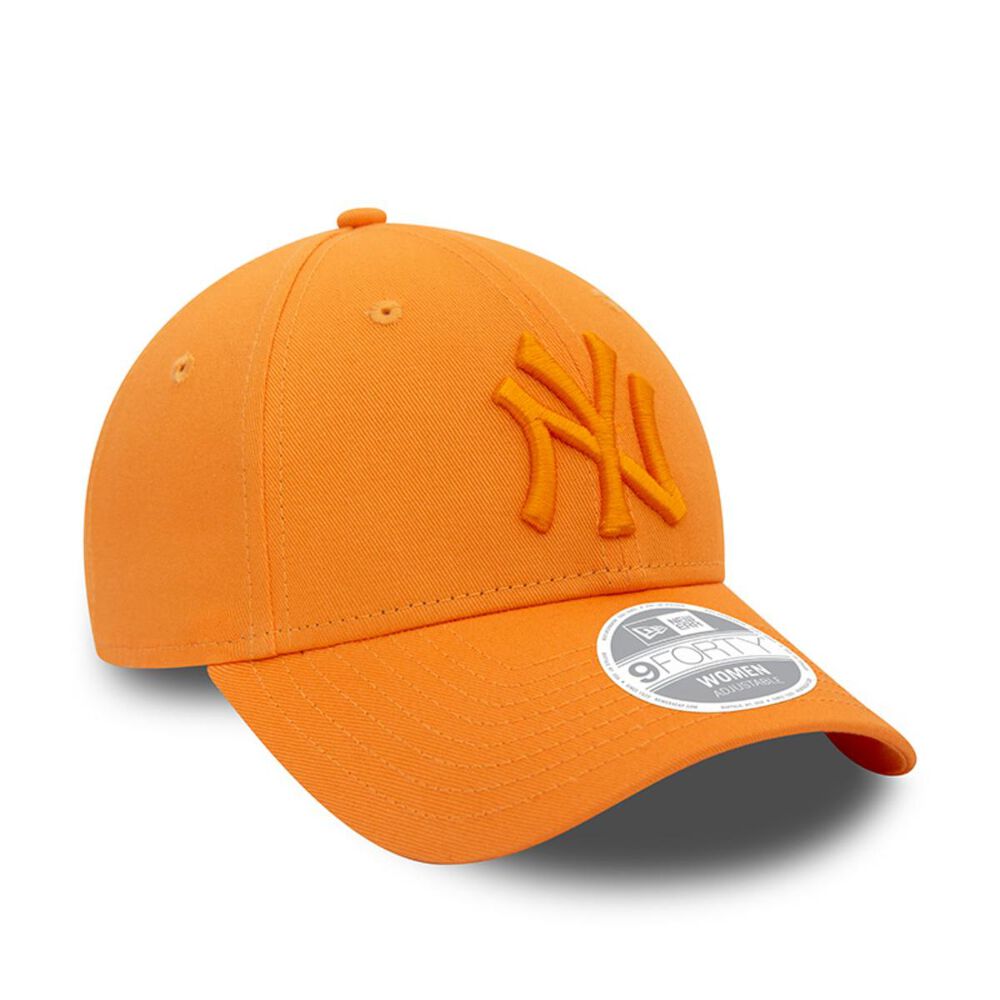 Gorra 9forty New York Yankees League Essential Naranja Woman image number 1.0
