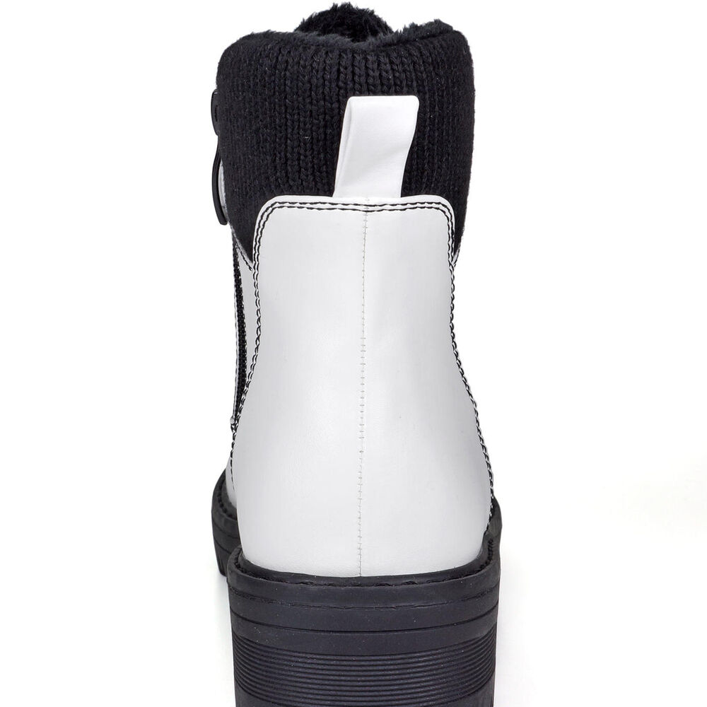 Botin Myrna Blanco image number 6.0