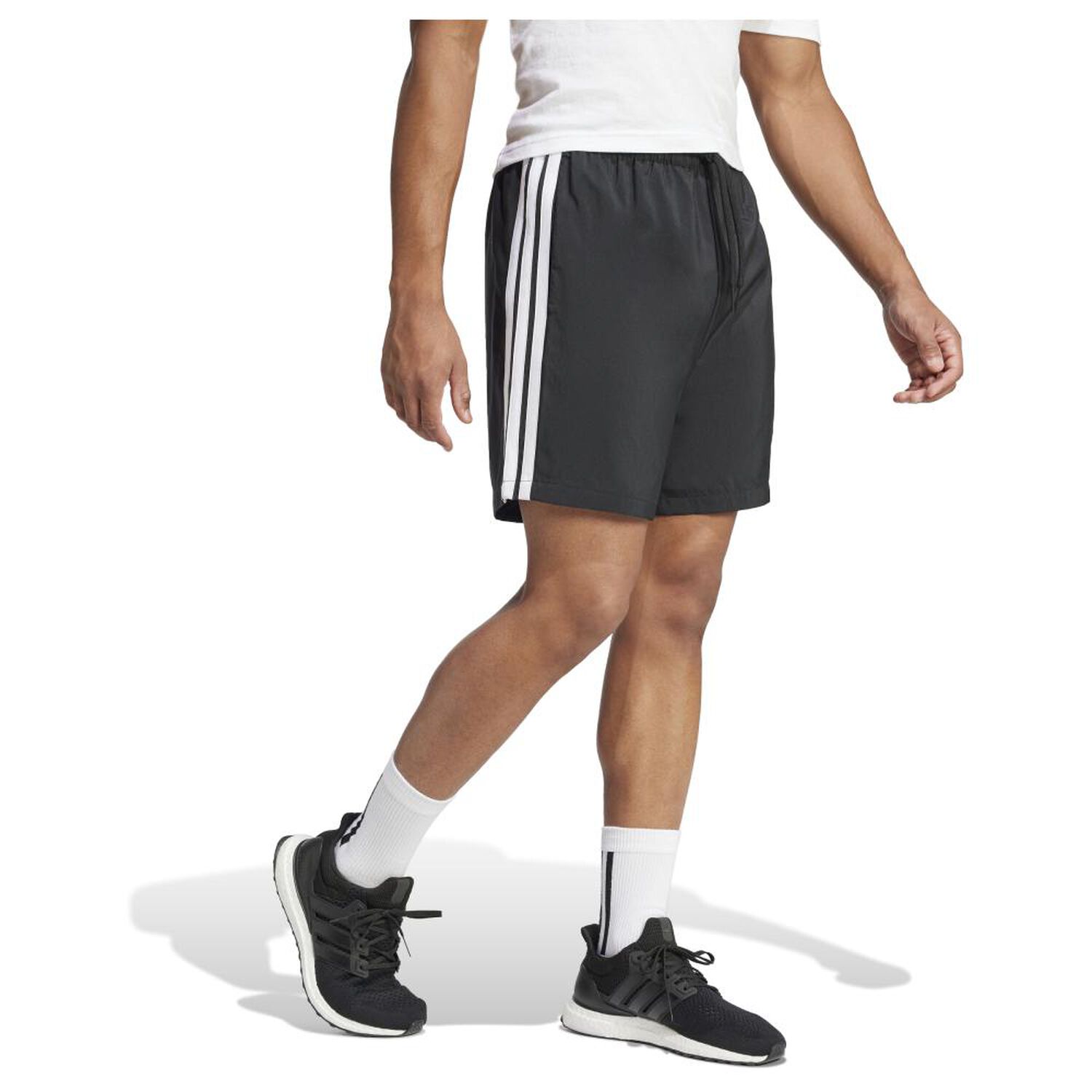 Pantal&oacute;n Corto Hombre Essential Adidas Chelsea 3 Bandas image number 4.0