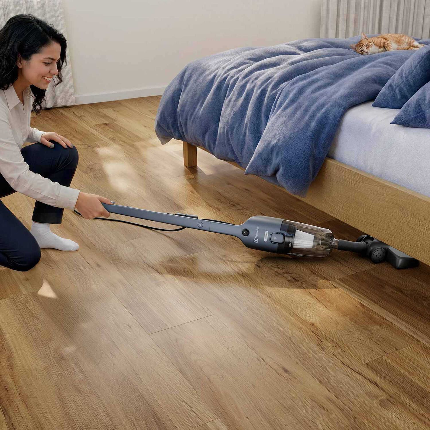 Aspiradora Vertical Con Cable Electrolux 1250w 2 En 1 Con Filtro Hepa Stk21 image number 14.0