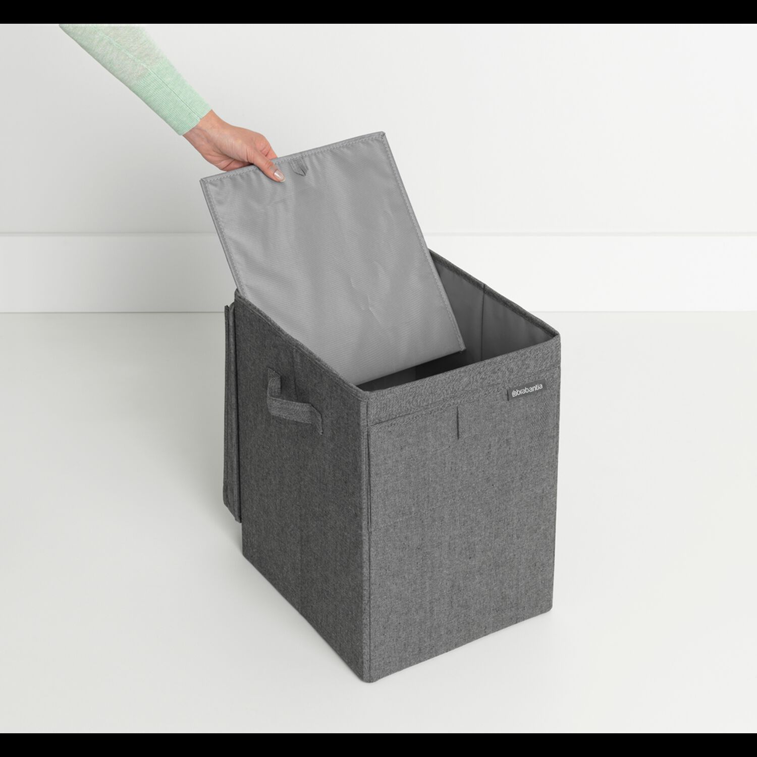 Caja Apilable Para Ropa 35 Lt Pepper Black image number 2.0