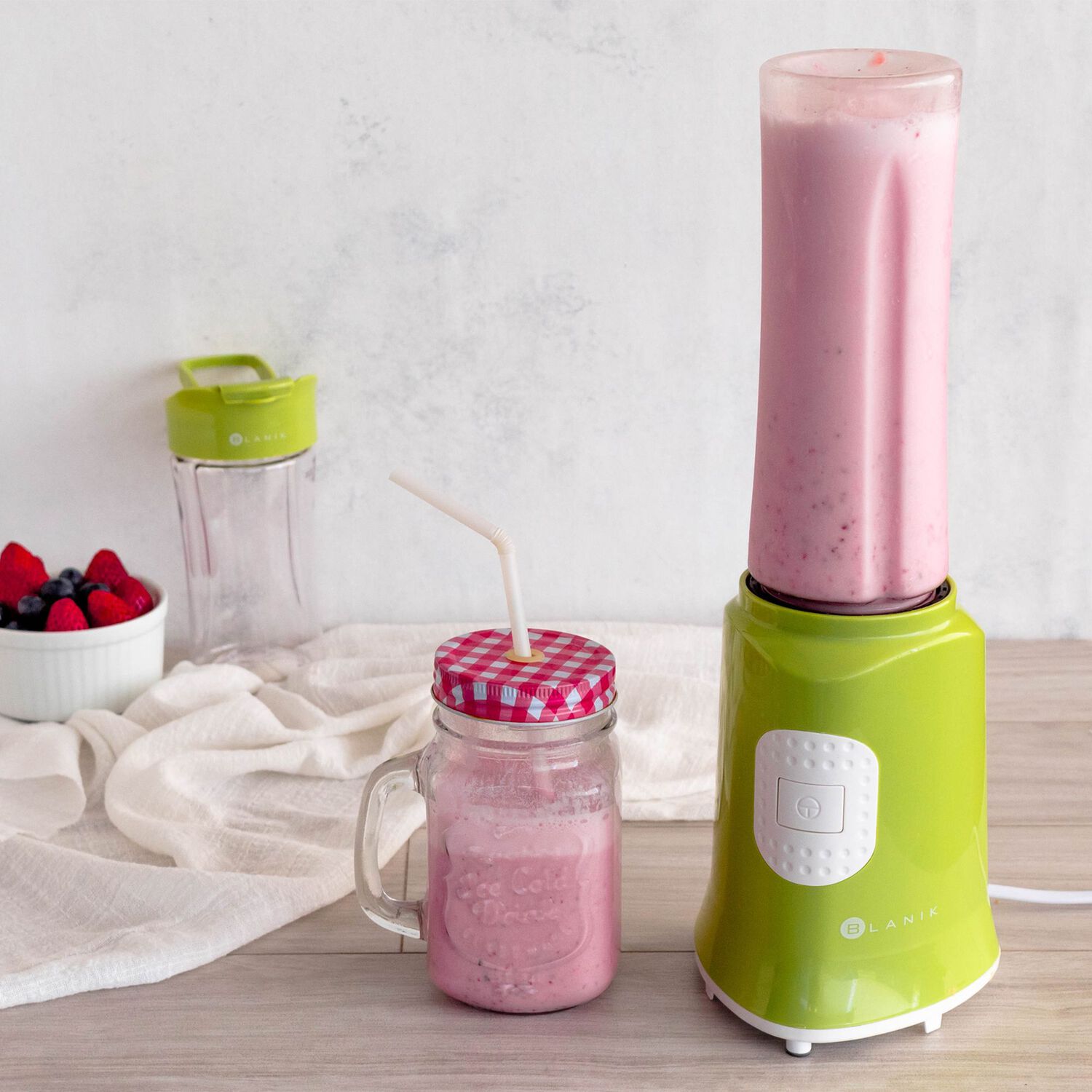 Mini Blender Personal Bmb044 Licuadora Portatil 350w 220v image number 1.0