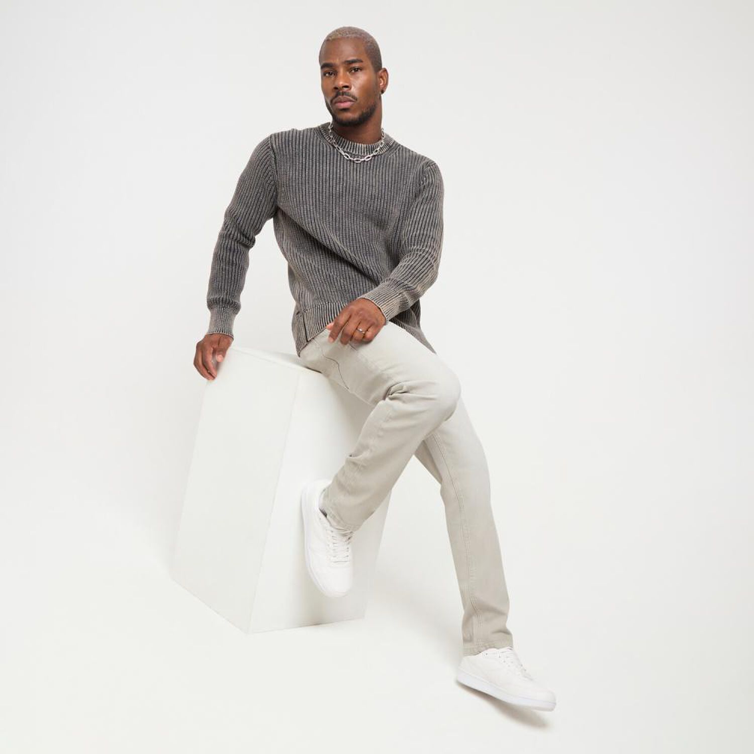 Sweater Liso Slim Manga Larga Cuello Redondo Hombre Rolly Go image number 1.0