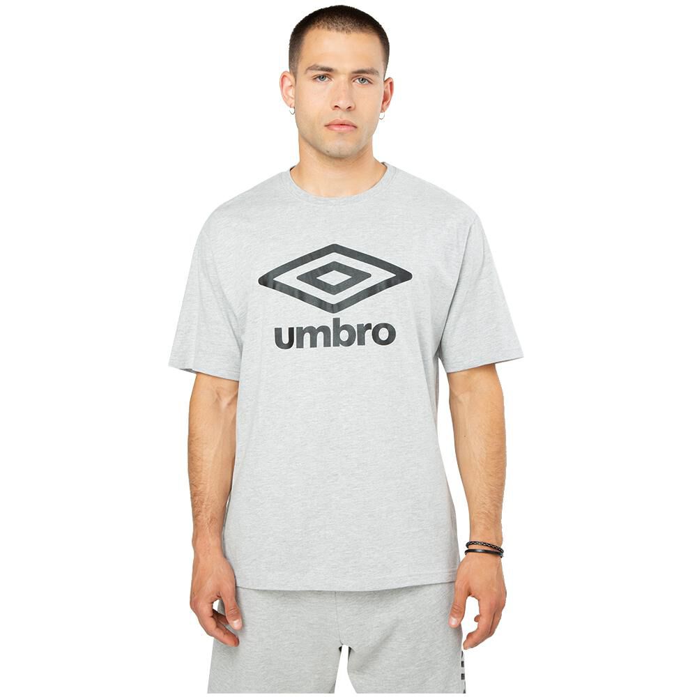 Polera Deportiva Hombre Umbro Essentials Big Logo image number 0.0