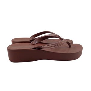 Sandalia Mujer Mesh Marr&oacute;n Ipanema