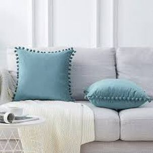 Set De 2 Cojines De Terciopelo Con Pompones