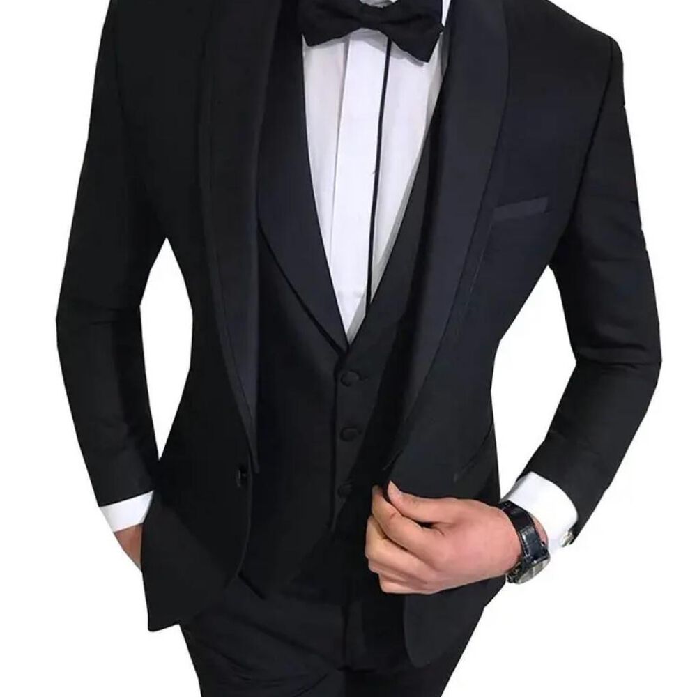 Terno Elegante De Cuatro Piezas Para Hombre image number 0.0