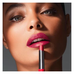 Labial En Barra Retr&aacute;ctil Con Duraci&oacute;n Prolongada De 24hrs
