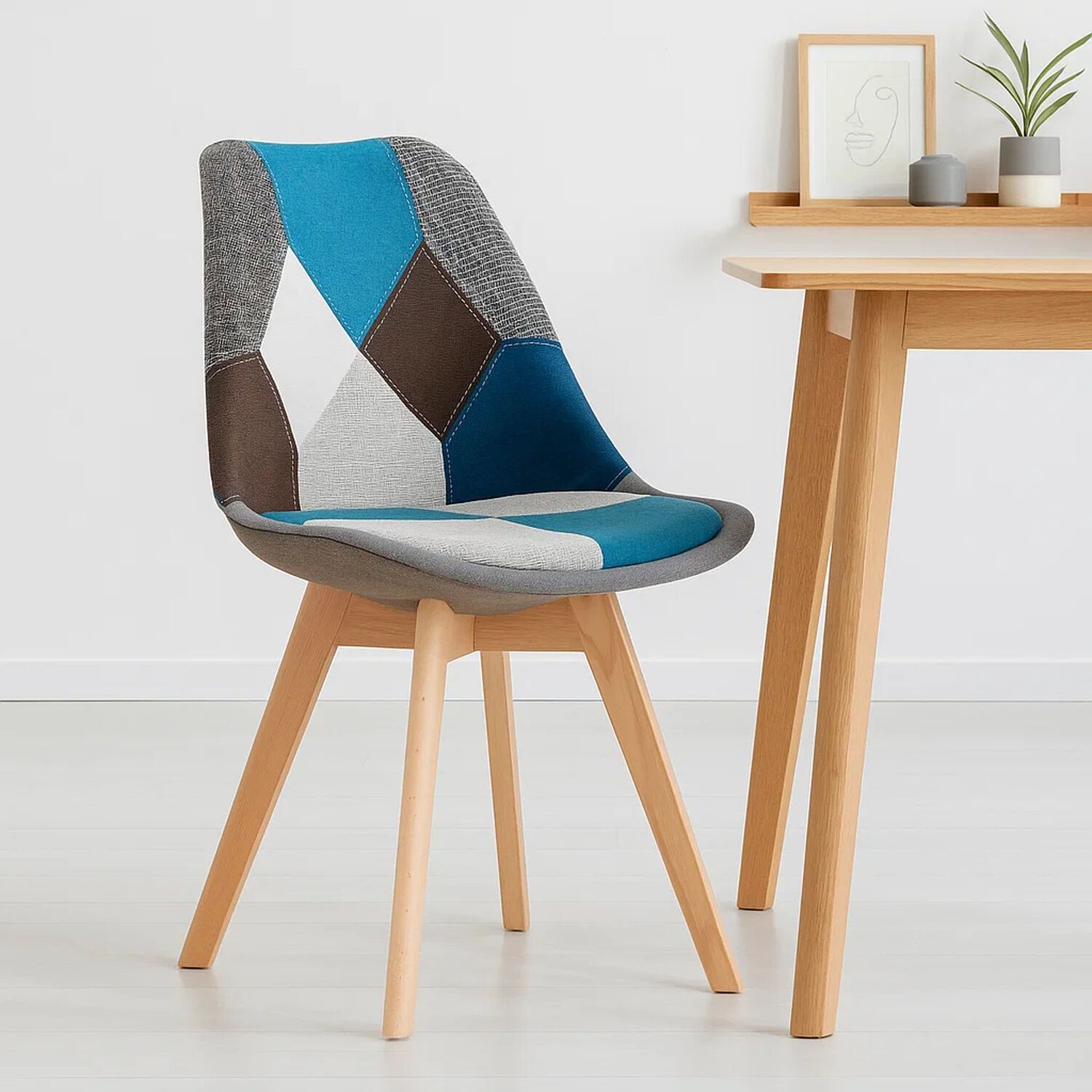 Silla Tulip Patchowork Acolchada Tela Wood - Celeste image number 2.0