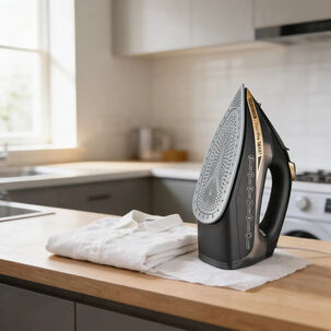 Plancha A Vapor Telefunken Steamprosmart 220w Color Negro