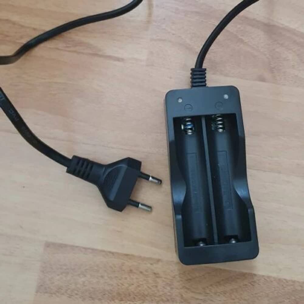 Cargador Bater&iacute;as Recargables Litio 18650 Enchufe Pared Con Cable 2 Ranuras image number 4.0