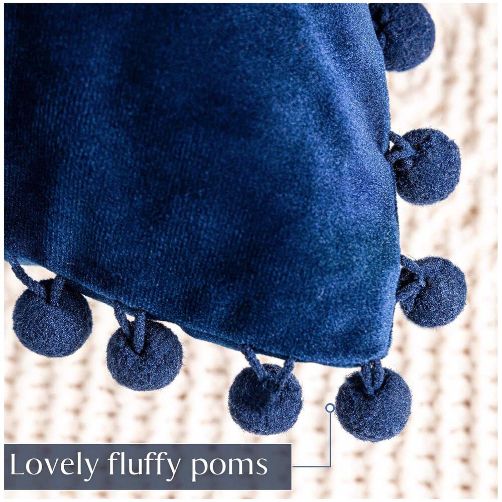 Pack De 02 Fundas De Coj&iacute;n De Terciopelo Con Pompon 45x45 Amarino image number 3.0