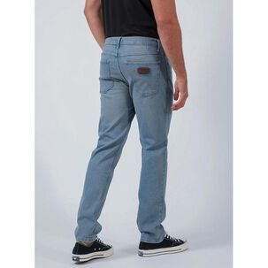 Jeans Tiro Medio Regular Fit Hombre Wrangler