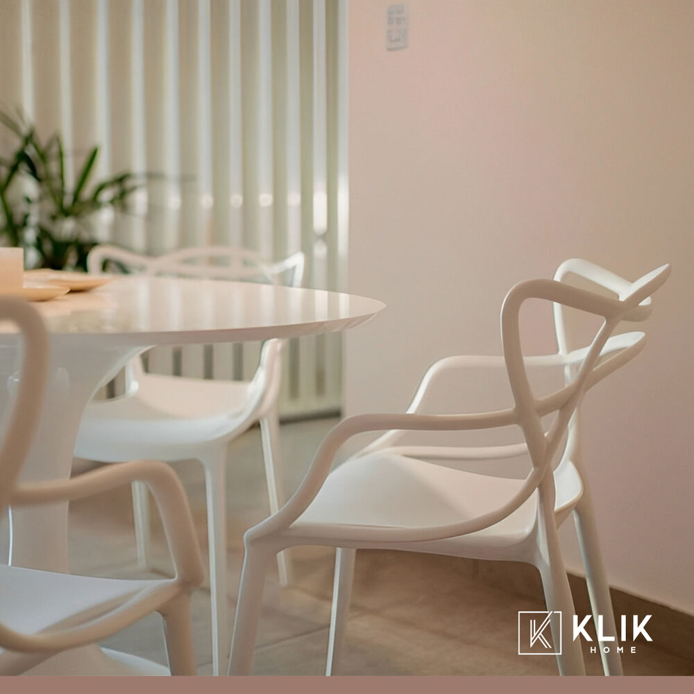Comedor Mesa Tulip Blanca 80cm - 4 Sillas Master Blancas image number 7.0