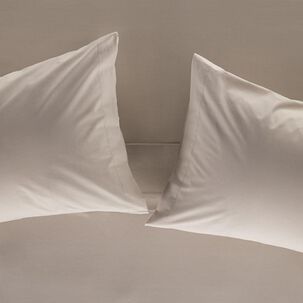 Juego De S&aacute;banas Rosen Lisa / King / 180 Hilos