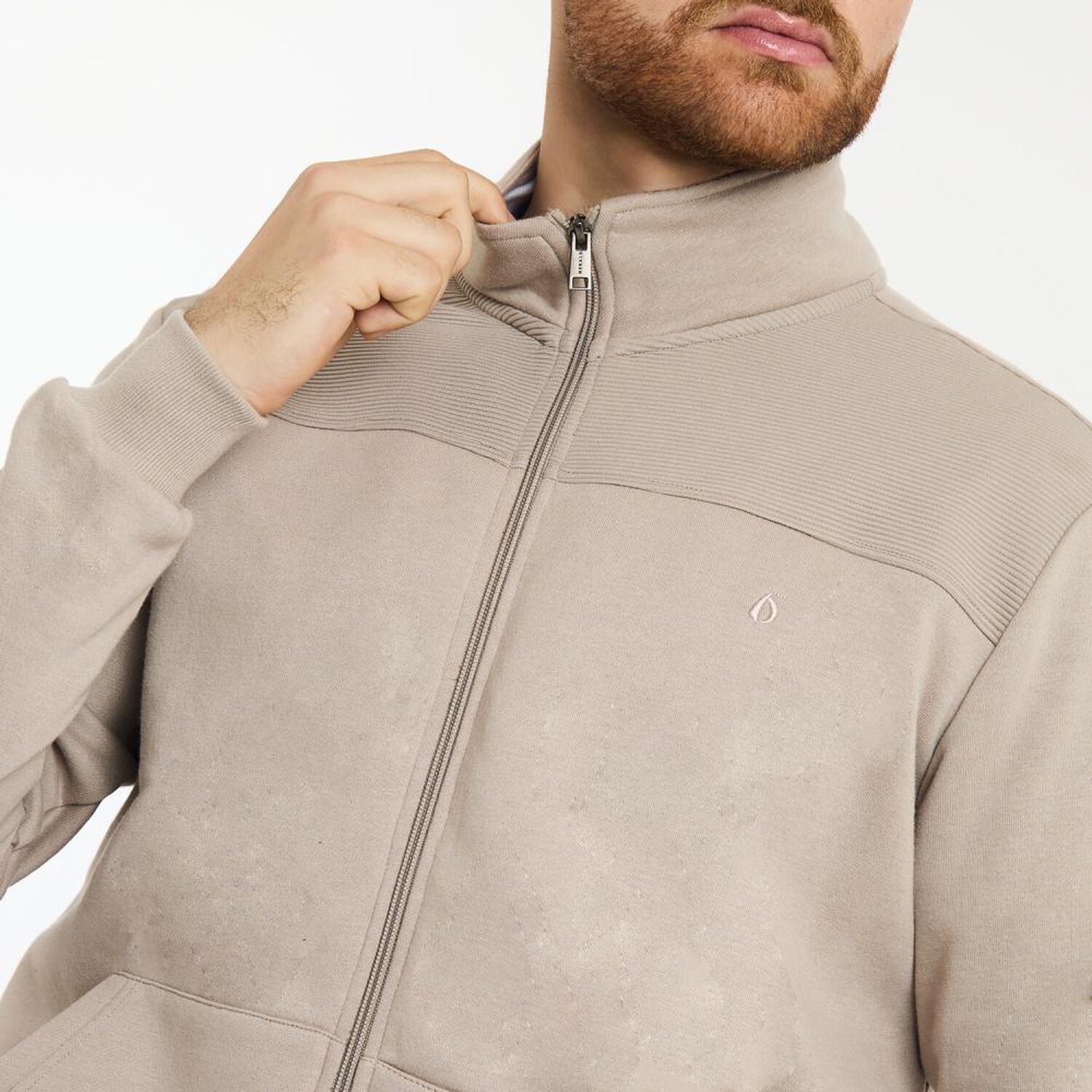 Poler&oacute;n Liso Regular Cuello Alto Hombre Herald image number 4.0