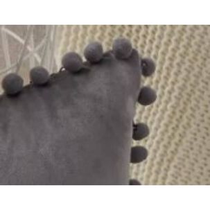 Funda De Cojines Con Pompones. Medida 45x45. Terciopelo. Gris Claro