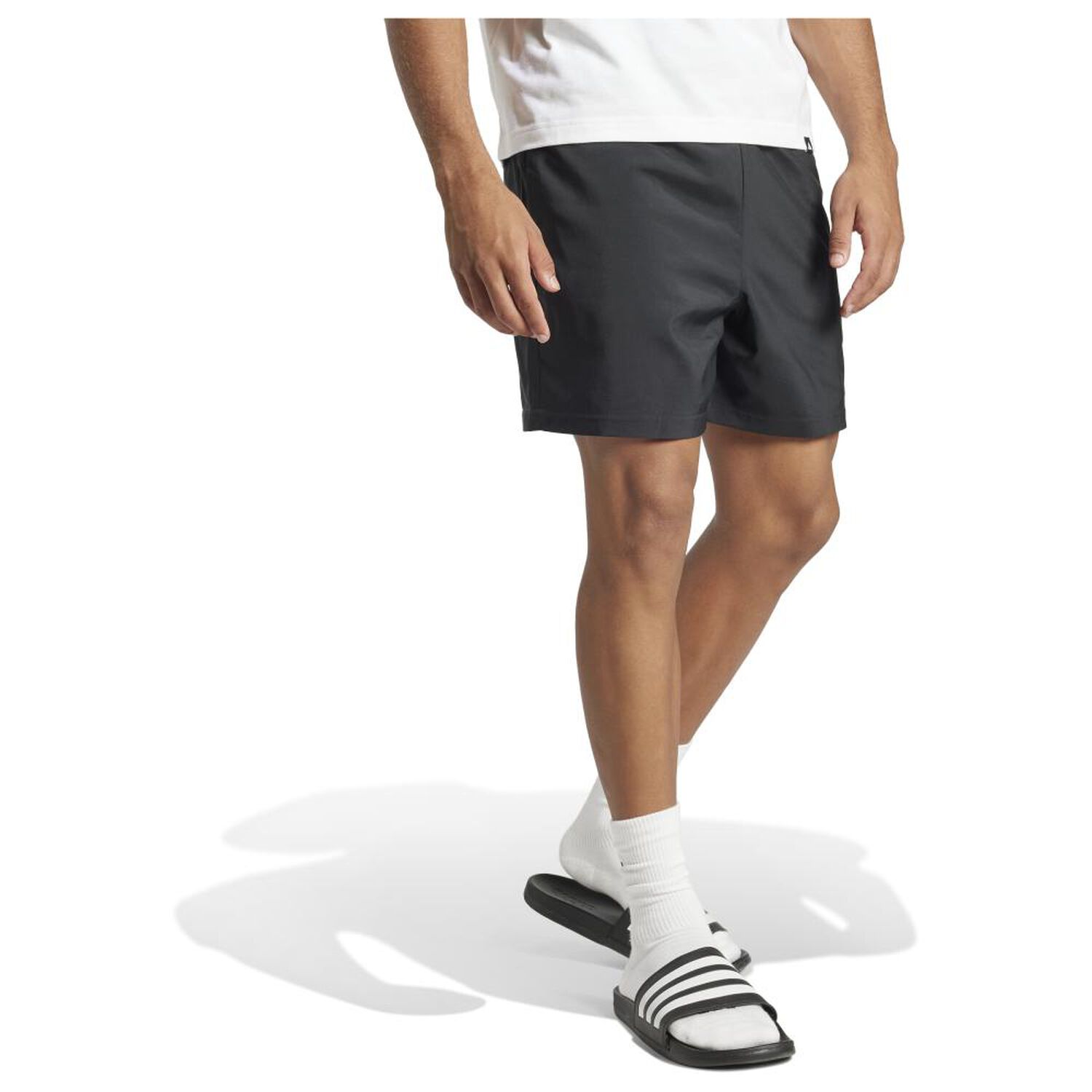 Pantal&oacute;n Corto Hombre Essentials Adidas Small Logo Chelsea image number 3.0