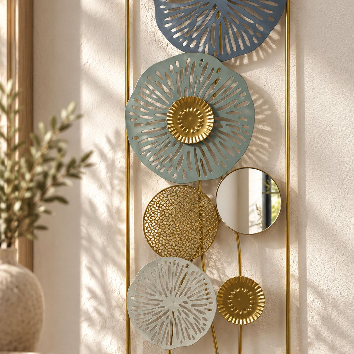 Cuadro Decorativo Rectangular Con Espejos Y Dise&ntilde;o Floral En Dorado image number 0.0