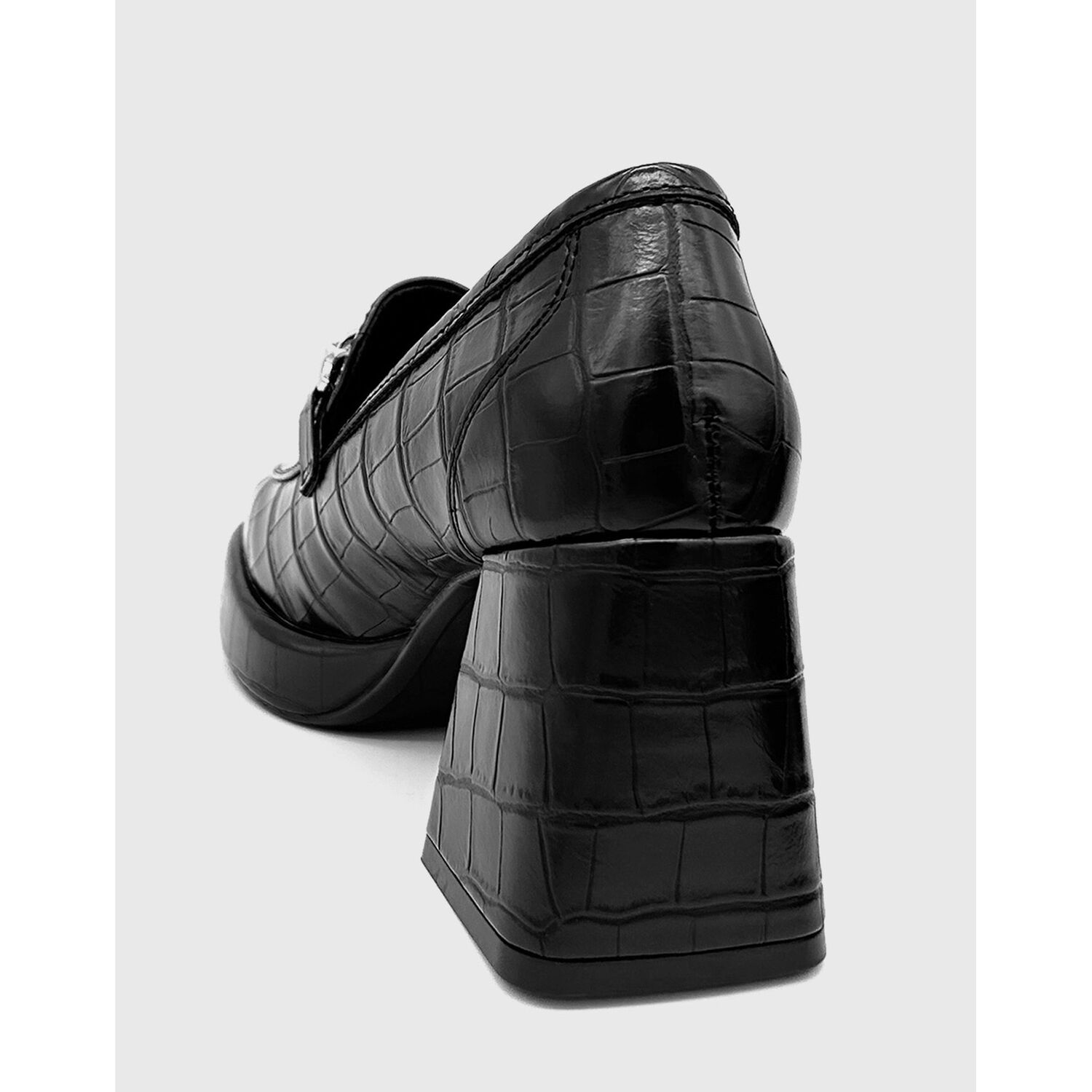 Zapato Para Mujer Con Taco Y Cadena Negro image number 3.0