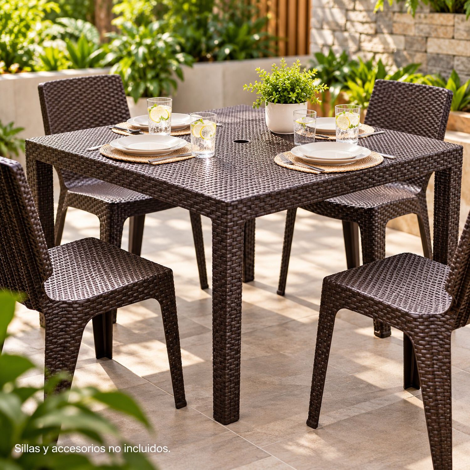 Mesa De Terraza Cuadrada Reyplast Tavarua Tipo Rat&aacute;n Con Agujero Para Sombrilla Marr&oacute;n Moro image number 2.0