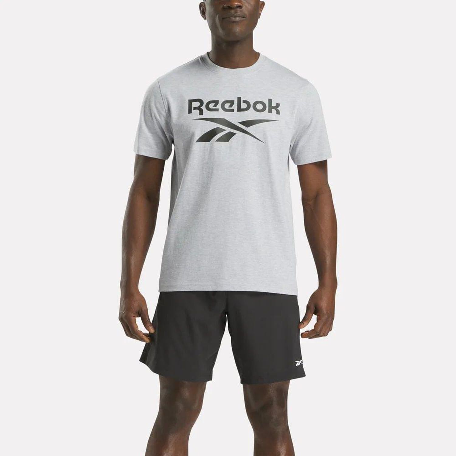 Polera Reebok Chad Big Logo Crew Neck image number 2.0