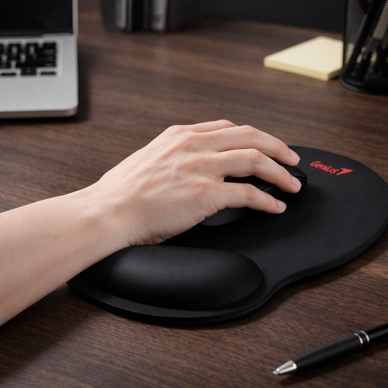 Mouse Pad Genius G-wmp 100 Con Soporte Ergon&oacute;mico Mu&ntilde;eca image number 1.0