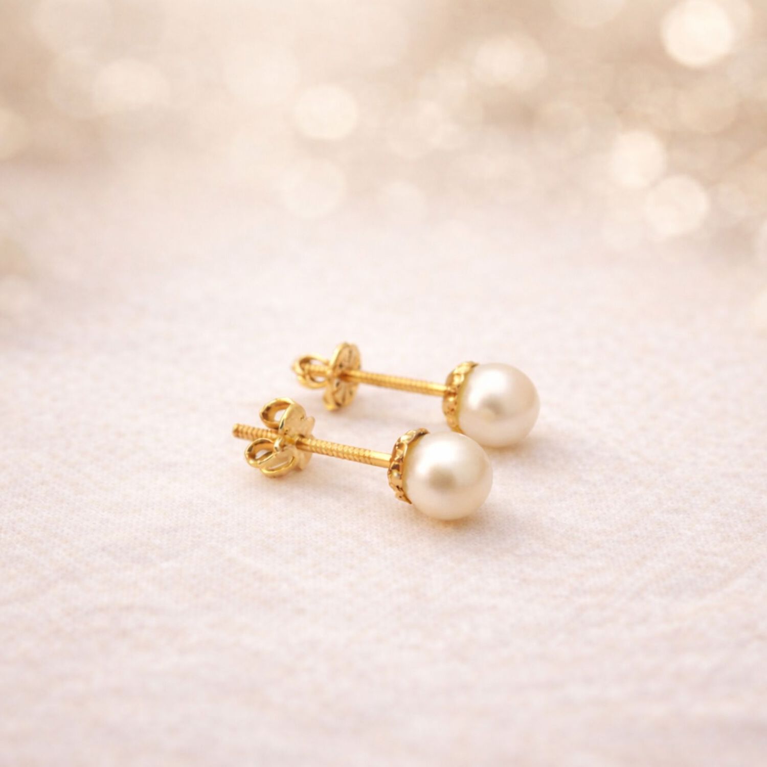 Aros Perla Cultivada Casquillo 4mm N2 Oro 18k Atornillados 0.90gr Mujer Elegantes image number 1.0