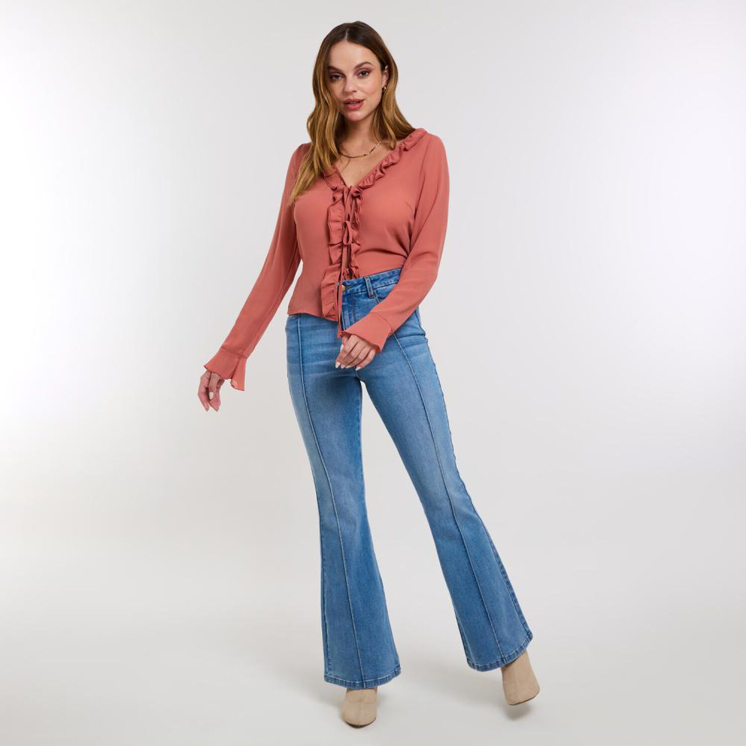 Jeans Abotonado Con L&iacute;nea Frontal Tiro Alto Flare Mujer Kimera image number 1.0