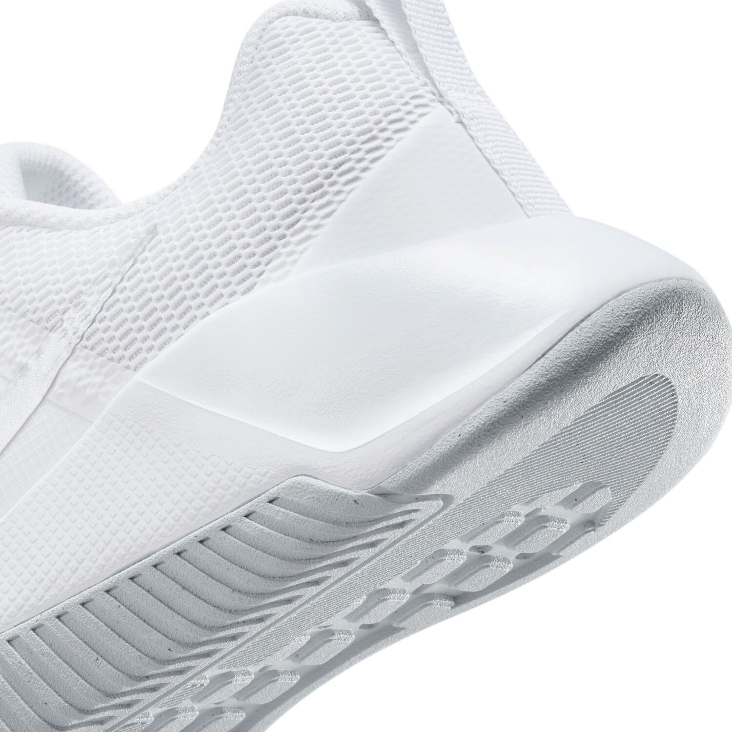 Zapatilla Nike Mc Trainer 3 Mujer Blanco image number 8.0