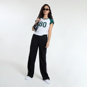 Polera Print Varsity Manga Corta Cuello V Mujer Freedom