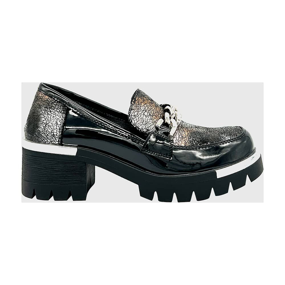Mocasin Para Mujer Con Taco Y Cadena Negro image number 3.0