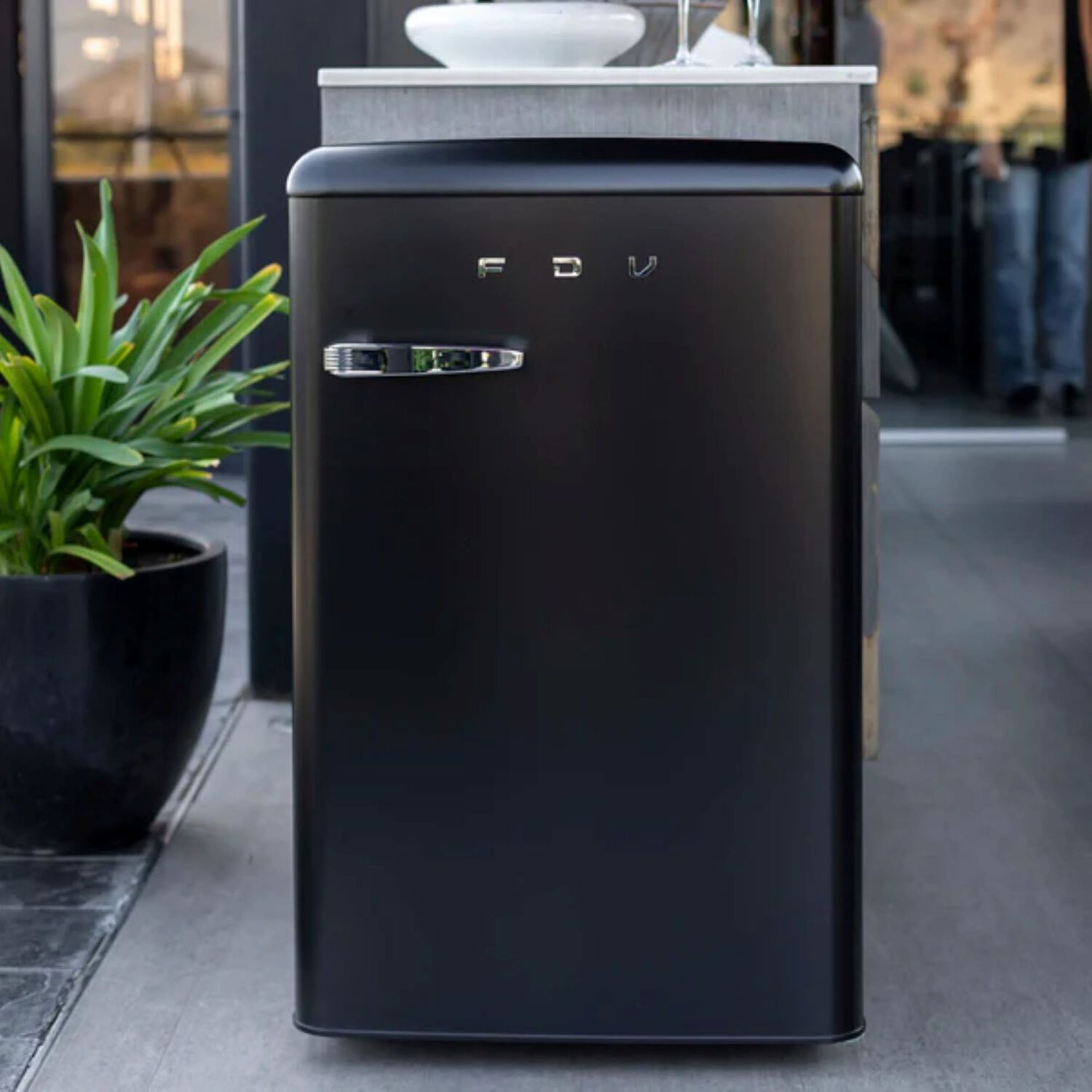 Frigobar Tundra Negro Mate 112l Fdv image number 4.0