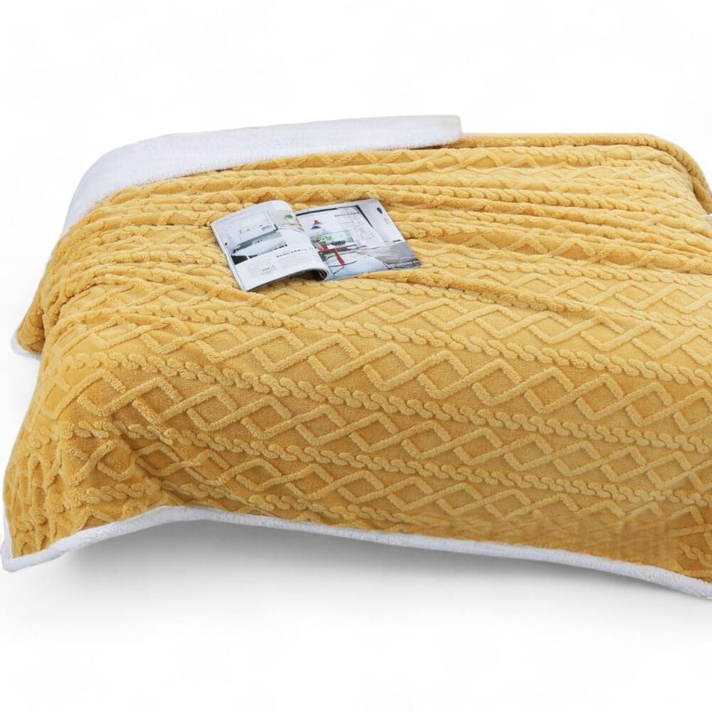 Frazada Polar Con Chiporro Medida 200x230cm 2 Plazas Color Amarillo image number 0.0