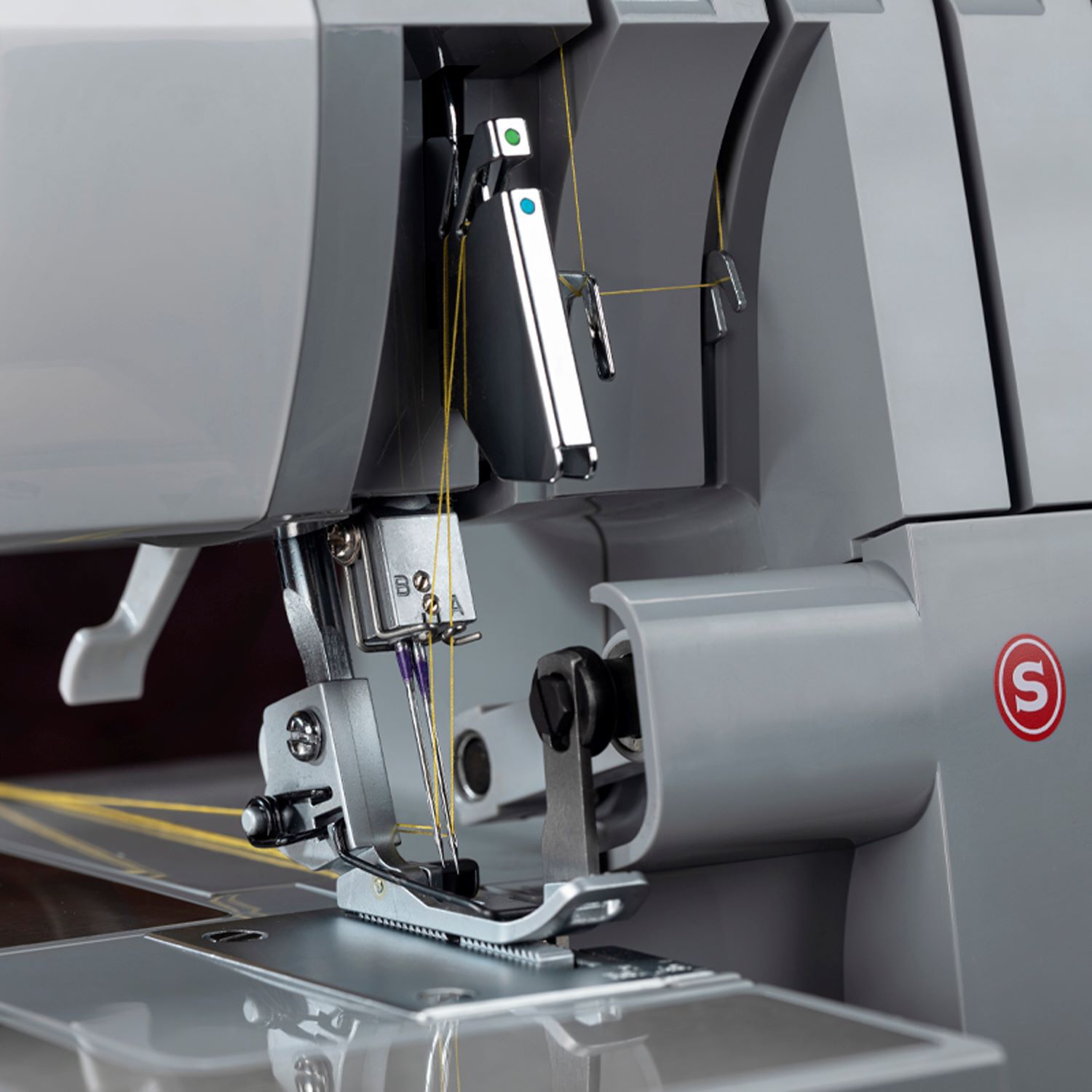 M&aacute;quina Overlock Singer Hd0405s Heavy Duty image number 5.0