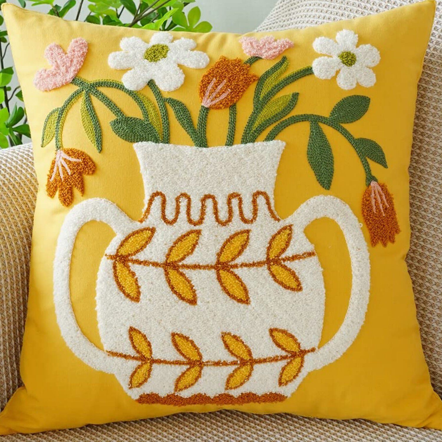 Funda Cojin Bordada 45x45 Cm Florero Mostaza image number 1.0